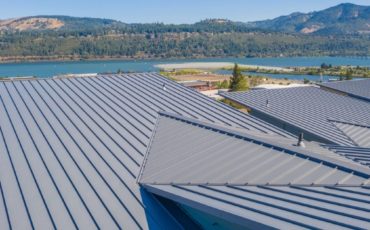 Advantages & Disadvantages Of Standing Seam Metal Roofs